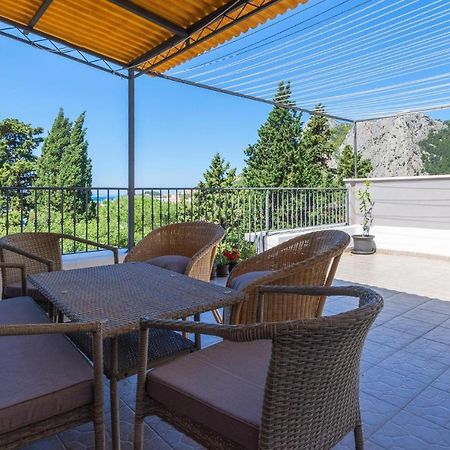 Gorgeous Apartment In Omis With Kitchen Exterior foto